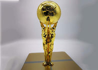 Ouro brilhante copo feito sob encomenda chapeado do troféu com a estátua que guarda o projeto da bola