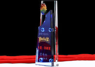 O vidro azul do negócio concede troféus dos copos, troféus de vidro feito-à-medida