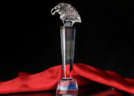 Projeto especializado da cabeça de Eagle do troféu do cristal para o empregado do negócio