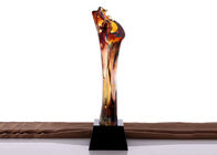 O troféu feito-à-medida da forma clássica da coluna, concessão colorida do esmalte coloca troféus