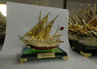 Metal lembranças culturais árabes da liga/modelo árabe do barco de pesca com base de cristal